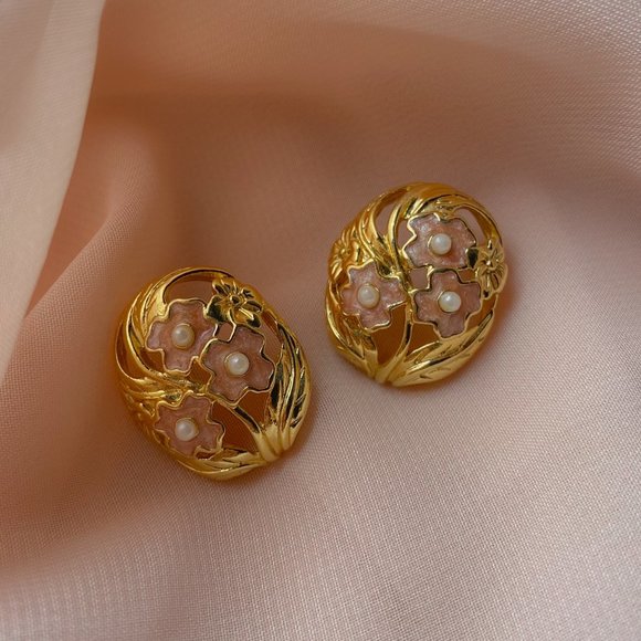 Vintage Avon Springtime Floral Pink Flower Gold Dome Oval Art Nouveau Earrings - Picture 2 of 8